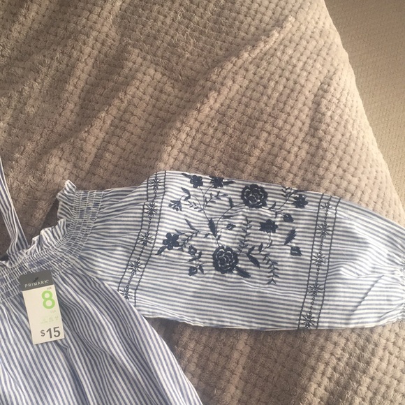 Off the shoulder top. - Picture 3 of 8